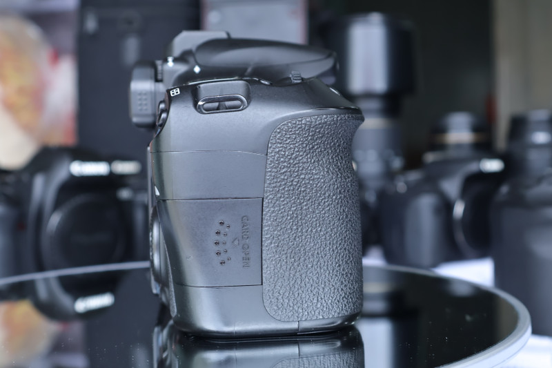 Máy ảnh canon 60d màn xoay lật - Như mới - Máy ảnh Canon