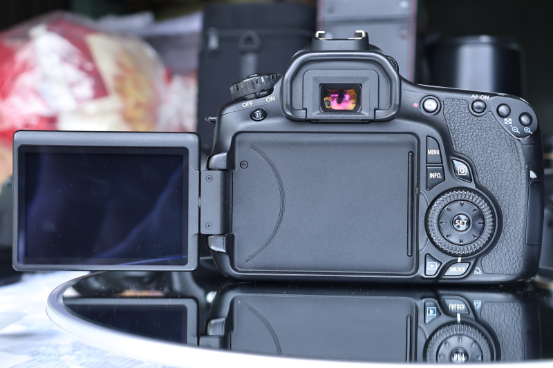Máy ảnh canon 60d màn xoay lật - Như mới - Máy ảnh Canon